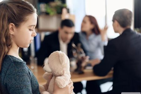 法院酌定親權時，何為「子女的最佳利益」? (上) - 林正椈律師