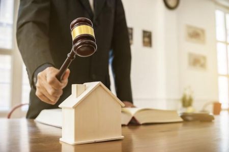 租約到期後房東可否逕行開鎖進入？－林正椈律師