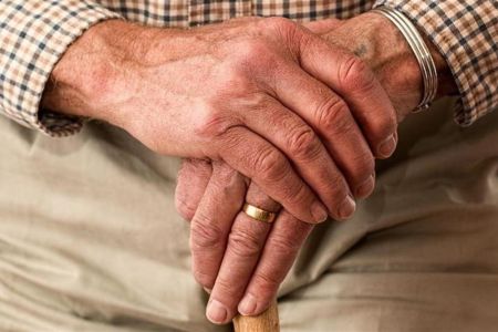 《橘世代-蘇家宏律師》孝道何在？8旬嬤房子過戶給孫後立馬被拋棄！律師：保障晚年，法律比親人還可靠