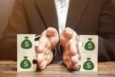 《經濟日報-蘇家宏律師》兒子欠卡債,媽媽不想讓千萬遺產落入債權人手中,要求拋棄繼承是好主意嗎?