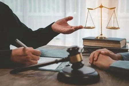 《ETtoday新聞雲-蘇家宏律師》爸媽過世「戶頭領現金」想省稅！兒竟違法了 5遺產迷思大公開