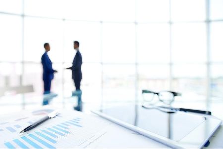 《信傳媒-沈俊豪律師》友訊經營權之爭》台鋼市場派獲首勝 胡雪等5位公司派董事遭解任